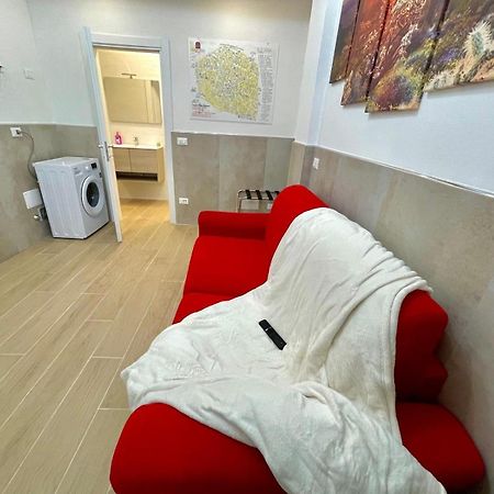 50 Tourist House Bologna - Pratello - Self Check-In Apartment Bagian luar foto