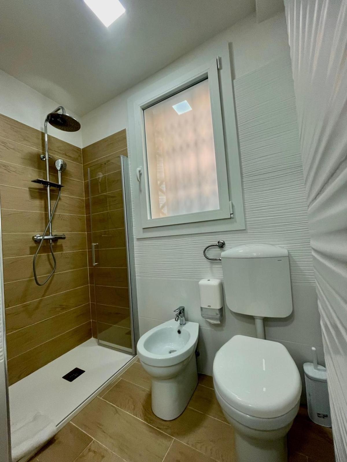 50 Tourist House Bologna - Pratello - Self Check-In Apartment Bagian luar foto