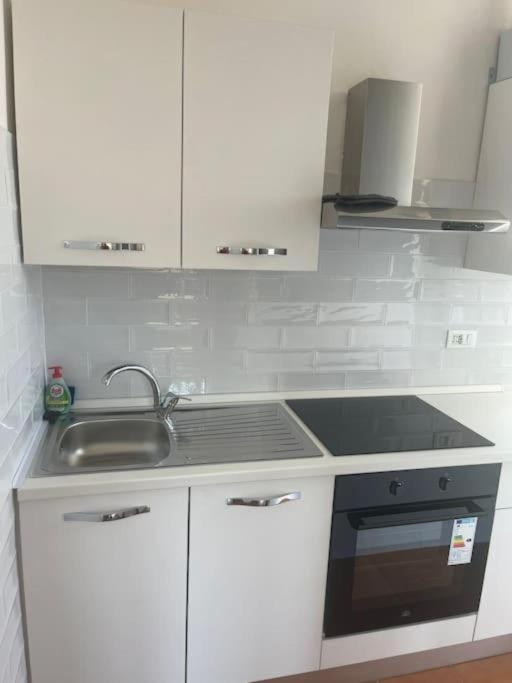 50 Tourist House Bologna - Pratello - Self Check-In Apartment Bagian luar foto