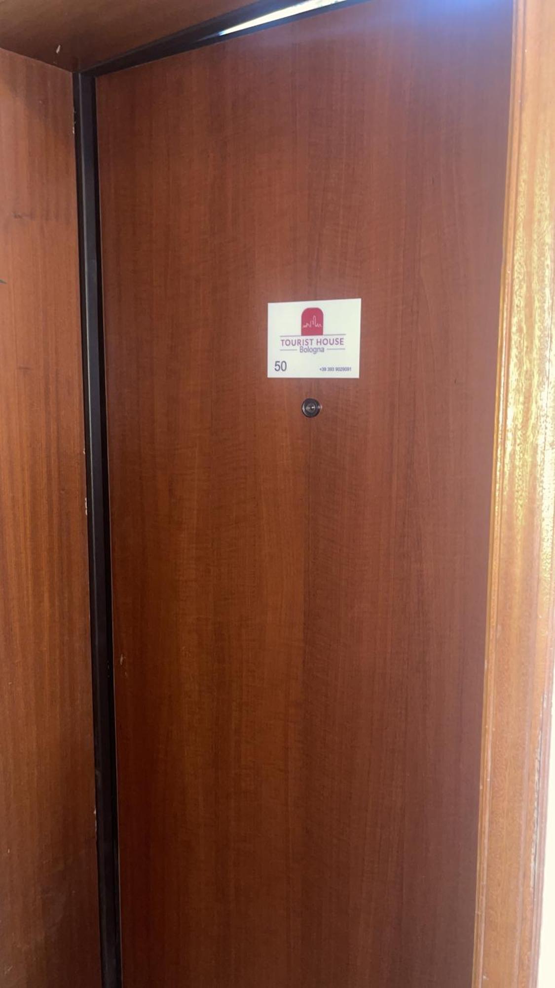 50 Tourist House Bologna - Pratello - Self Check-In Apartment Bagian luar foto