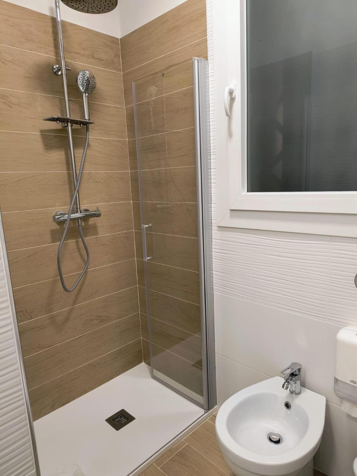 50 Tourist House Bologna - Pratello - Self Check-In Apartment Bagian luar foto