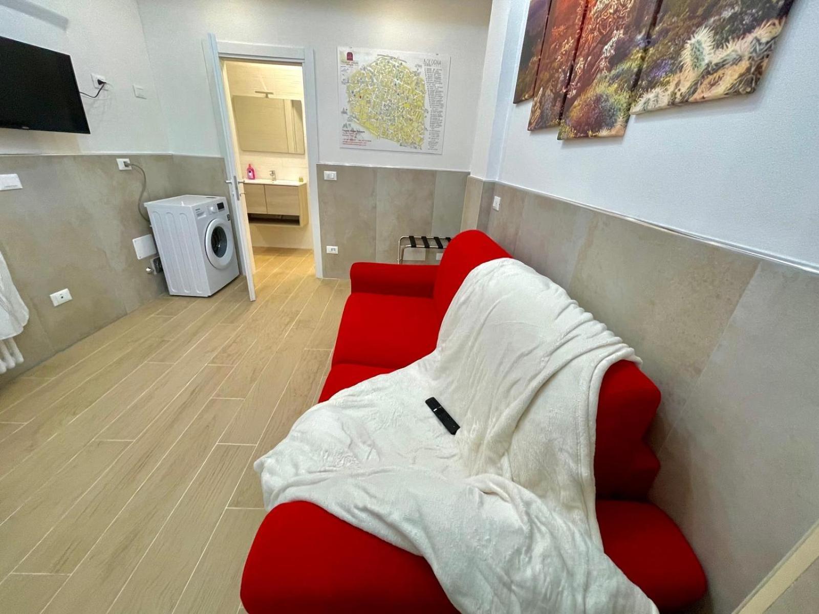50 Tourist House Bologna - Pratello - Self Check-In Apartment Bagian luar foto