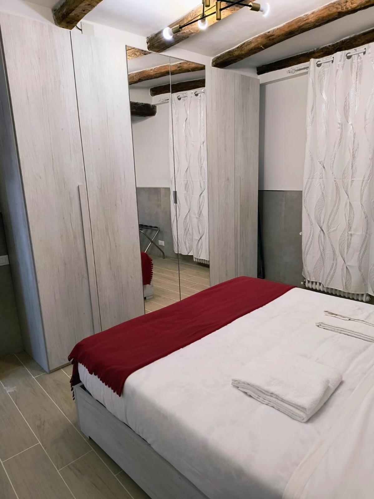 50 Tourist House Bologna - Pratello - Self Check-In Apartment Bagian luar foto