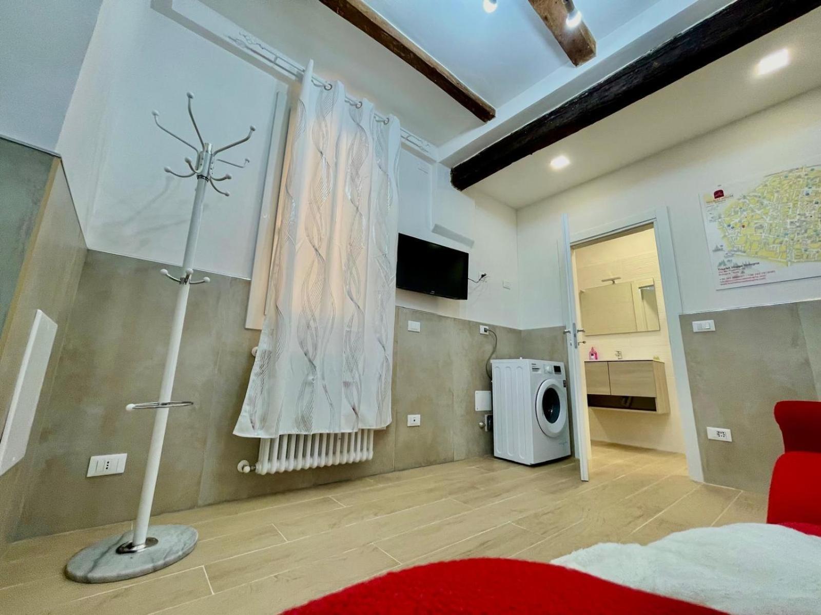 50 Tourist House Bologna - Pratello - Self Check-In Apartment Bagian luar foto