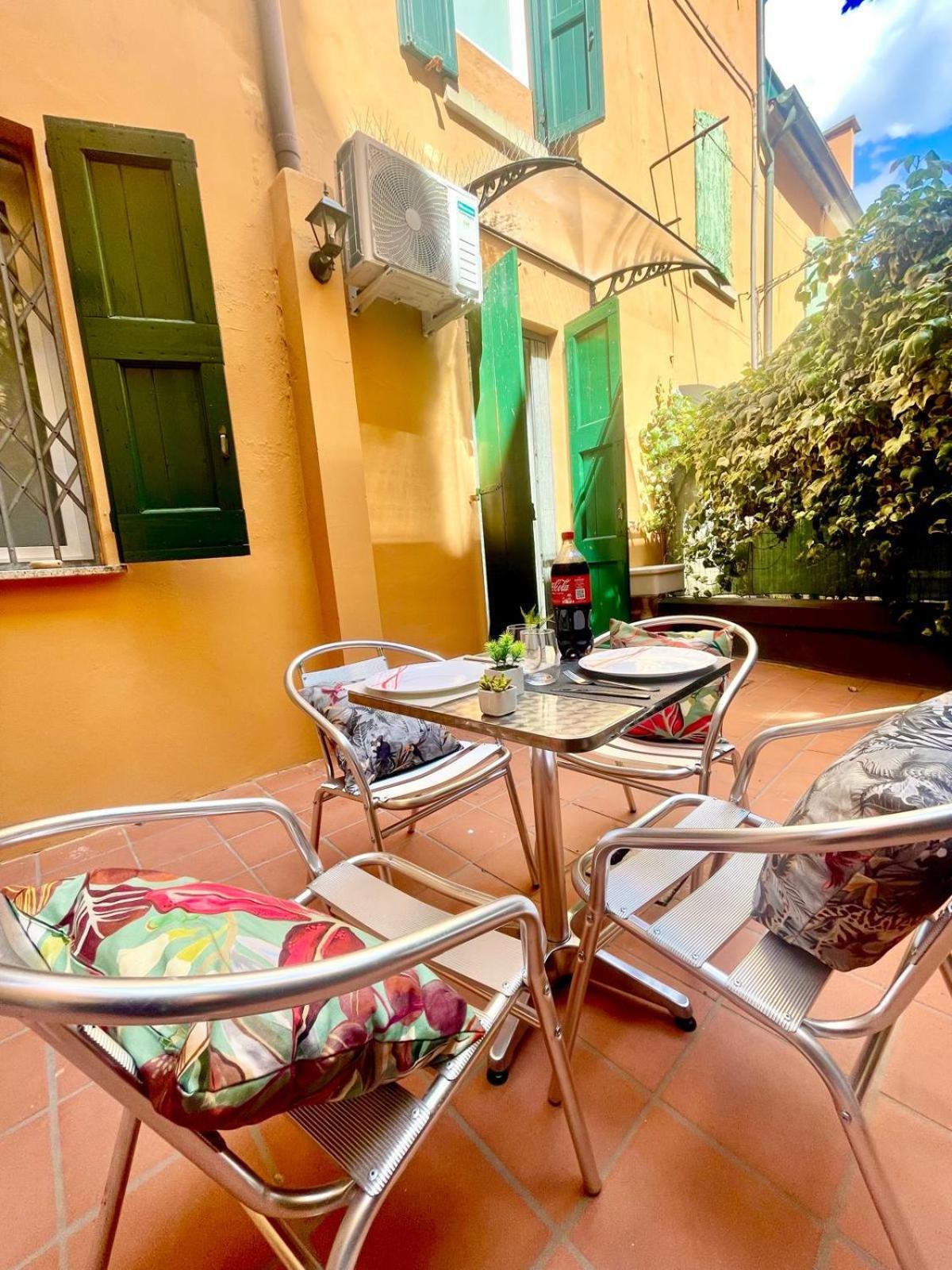 50 Tourist House Bologna - Pratello - Self Check-In Apartment Bagian luar foto