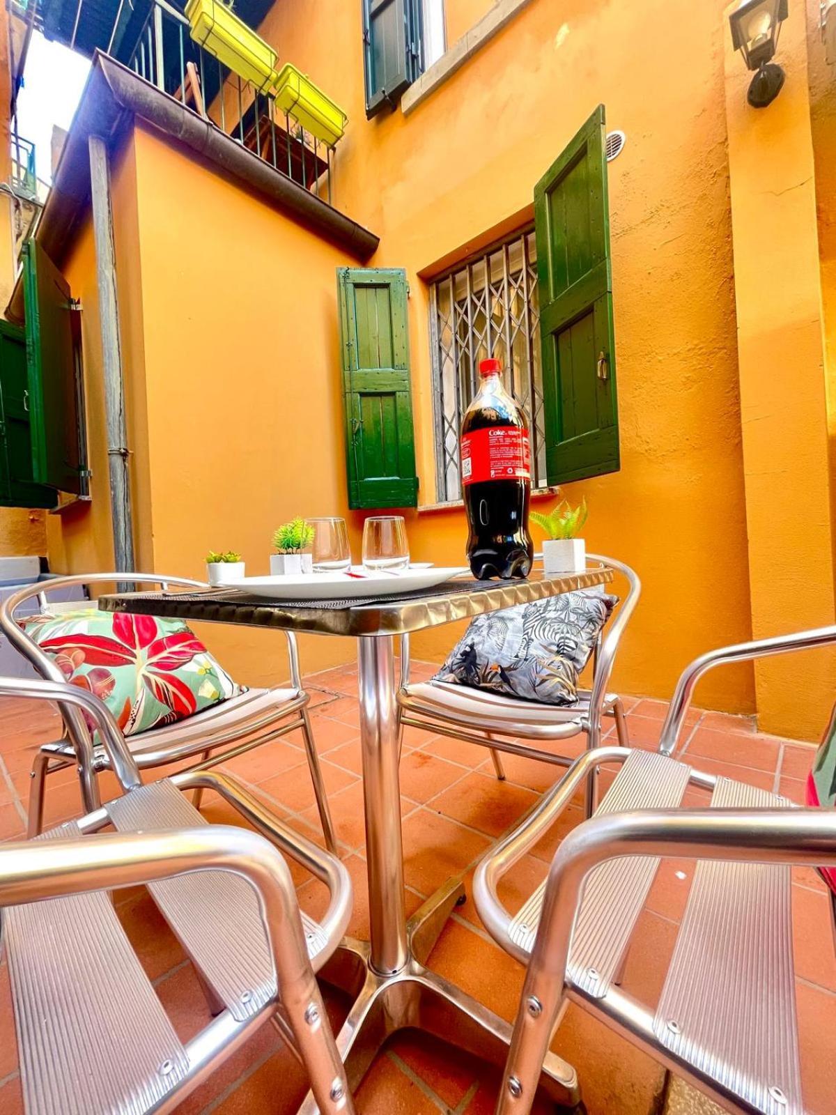 50 Tourist House Bologna - Pratello - Self Check-In Apartment Bagian luar foto