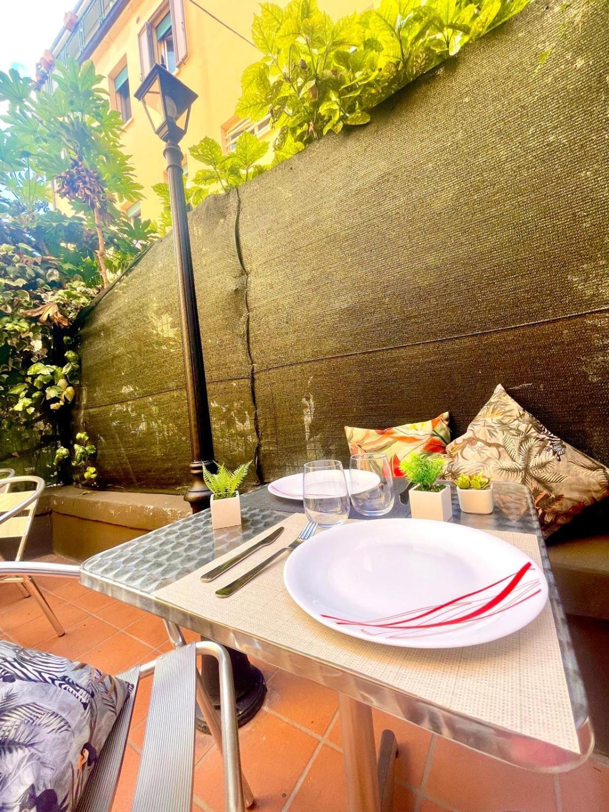 50 Tourist House Bologna - Pratello - Self Check-In Apartment Bagian luar foto